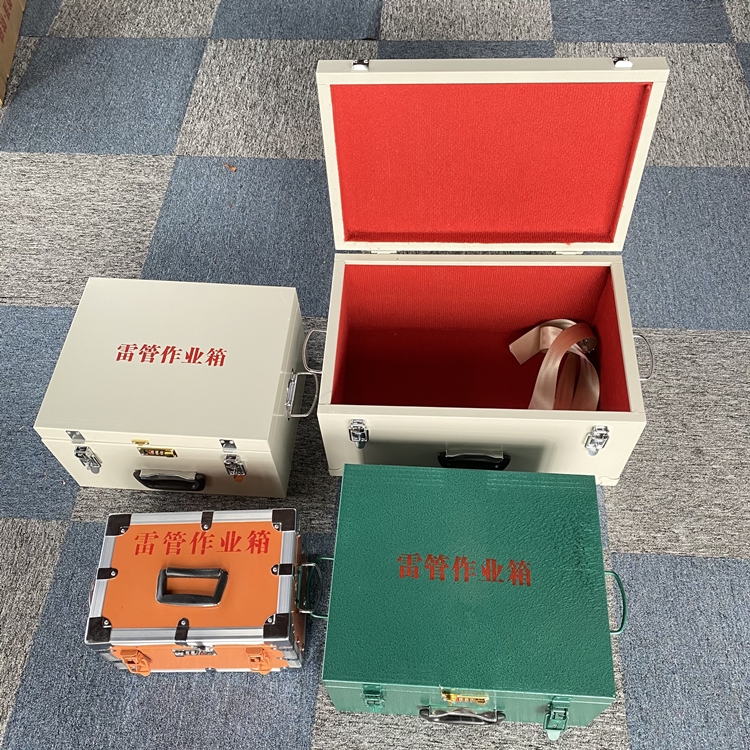 黄南爆破工程作业箱如何选择？玻璃钢与传统材质的全面对比